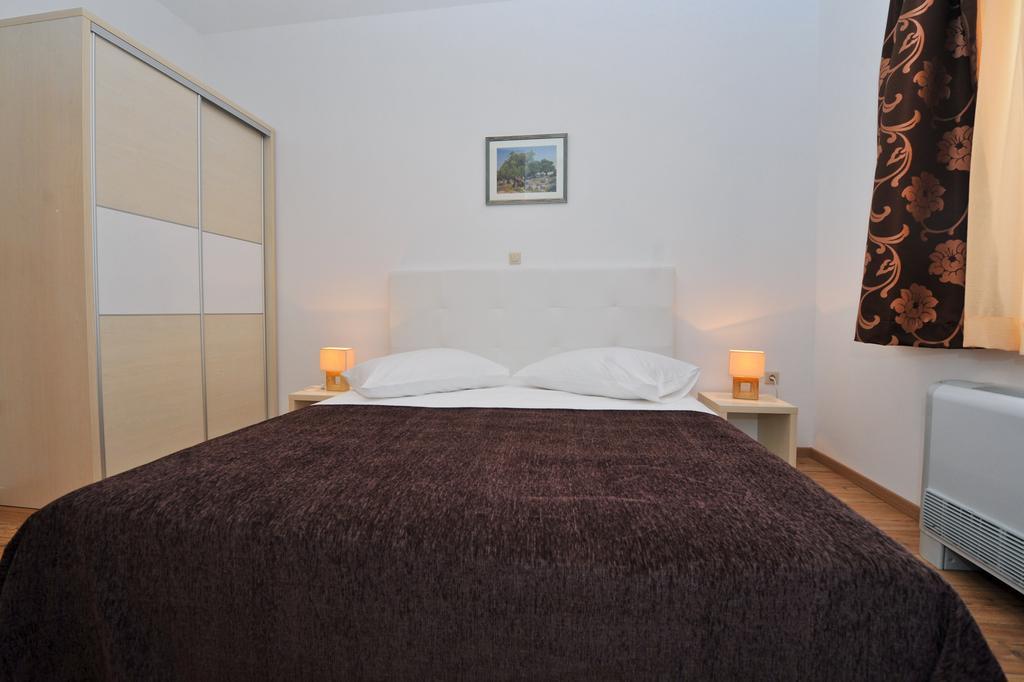 Lastura Aparthotel & Mobile Homes Novalja Pokój zdjęcie