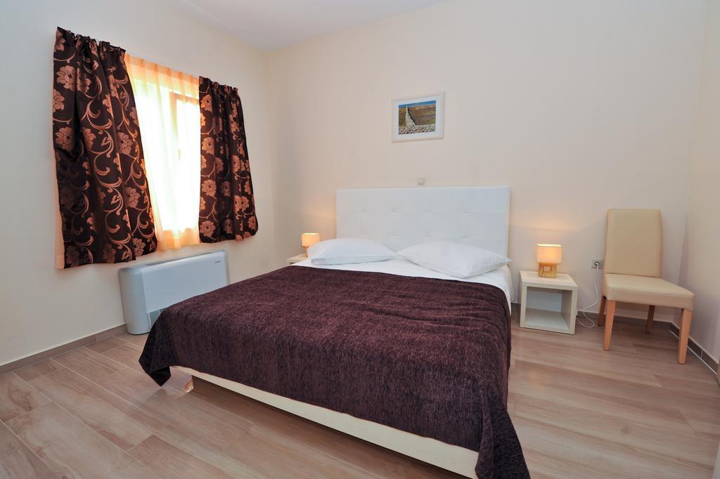 Lastura Aparthotel & Mobile Homes Novalja Pokój zdjęcie